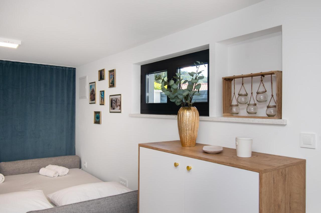 Apartmani Monika Zaboric Exterior foto