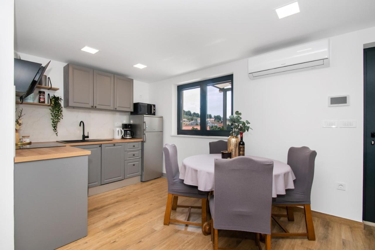 Apartmani Monika Zaboric Exterior foto